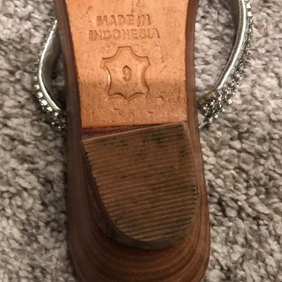 Tommy Bahama Thong Rhinestone Sandals - Picture 5 of 7